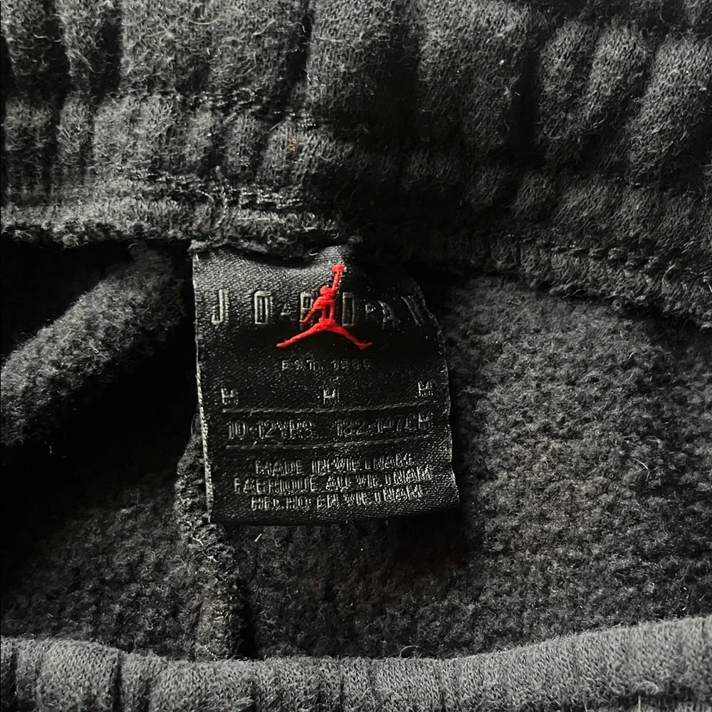 Boys Jordan Sweatpants | M (10/12) - Picture 3 of 6